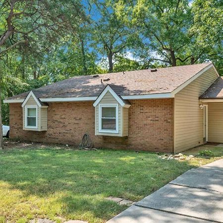 Cozy 2 Bedroom Pineville-Matthews Duplex Sleeps 8 Charlotte Luaran gambar