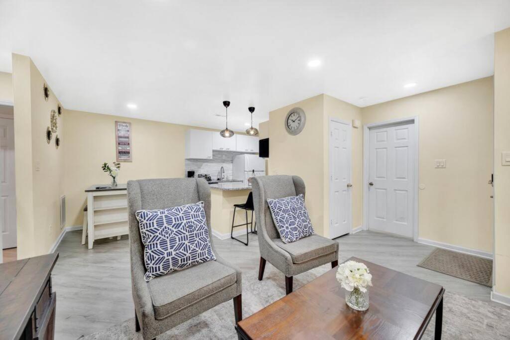 Cozy 2 Bedroom Pineville-Matthews Duplex Sleeps 8 Charlotte Luaran gambar