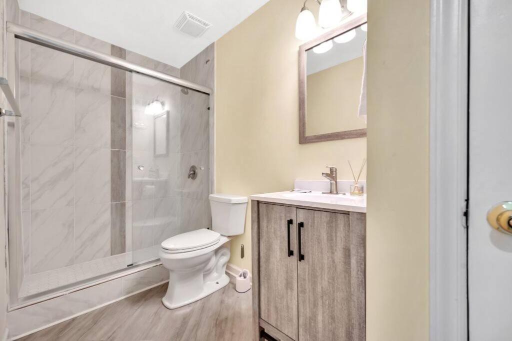 Cozy 2 Bedroom Pineville-Matthews Duplex Sleeps 8 Charlotte Luaran gambar