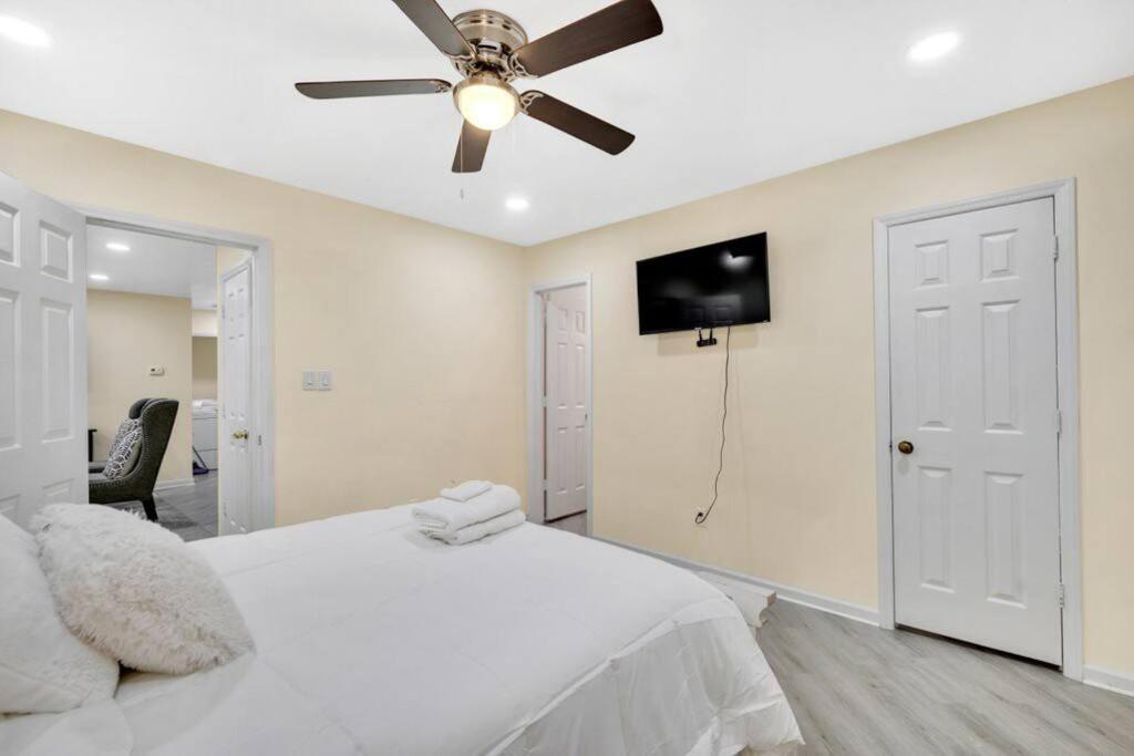 Cozy 2 Bedroom Pineville-Matthews Duplex Sleeps 8 Charlotte Luaran gambar
