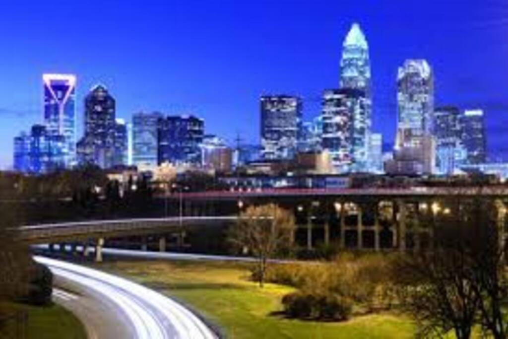 Cozy 2 Bedroom Pineville-Matthews Duplex Sleeps 8 Charlotte Luaran gambar