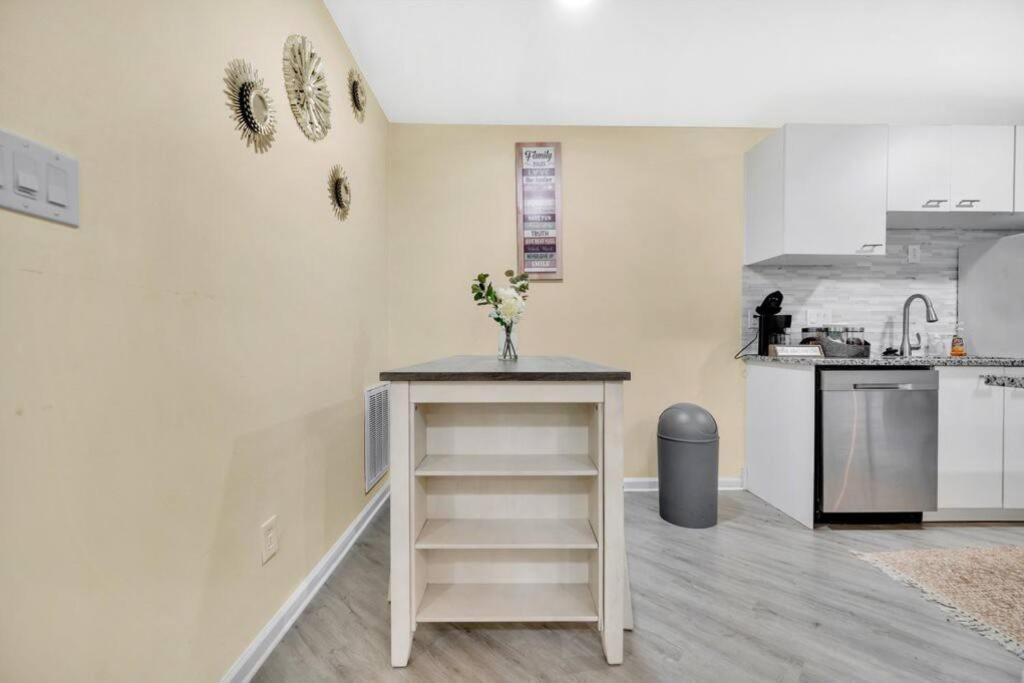Cozy 2 Bedroom Pineville-Matthews Duplex Sleeps 8 Charlotte Luaran gambar
